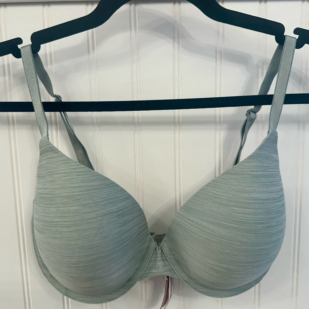 Victoria’s Secret Elegant Women's Mint Green Intimate Bra in Light Gray 36D